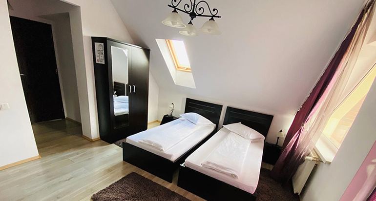 Cazare Cristian Brasov | Vila Old Cars Cristian | Cazare la munte | Pensiuni Brasov | Cazare Brasov