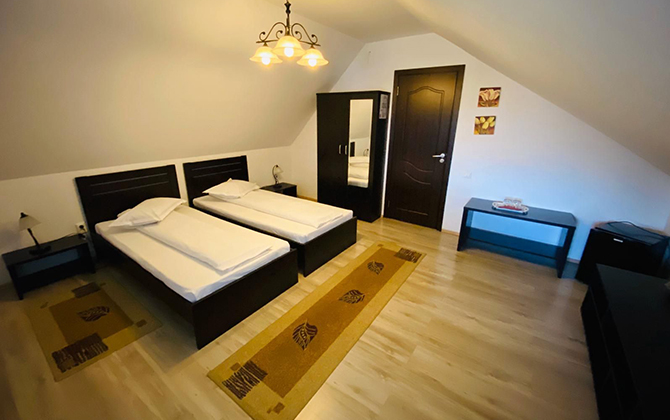 Cazare Cristian Brasov | Vila Old Cars Cristian | Cazare la munte | Pensiuni Brasov | Cazare Brasov